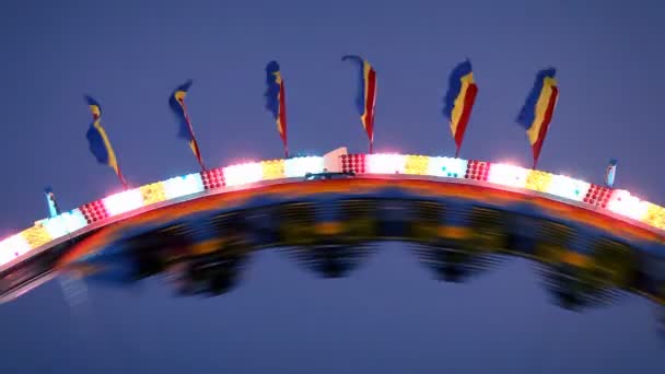 Berg-och dalbana på Carnival Midway — Stockvideo