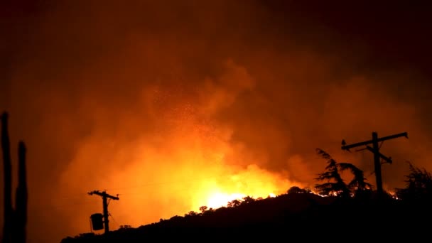 Wildfire Raging In Hills (HD) — 图库视频影像