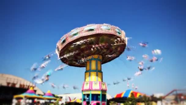 Carnival Swing Ride w Midway (Time-Lapse) — Wideo stockowe