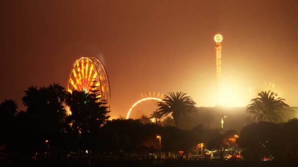 Carnaval Ferris Roue et tours (laps de temps ) — Video