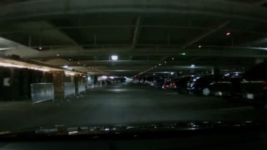 Bir Yeraltı Otopark Yapısı ile Sürüş