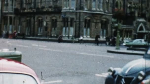 Avrupa Şehri ve Trafik (Eski Film - Arşiv 1960'lar) — Stok video