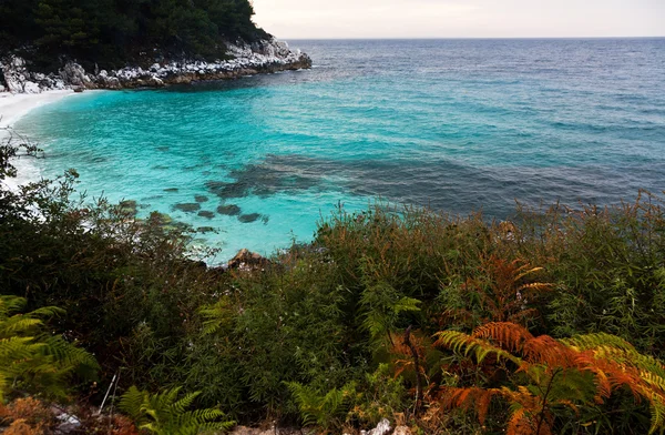 Saliara Beach (denilen mermer Beach), güzel beyaz plaj TH — Stok fotoğraf