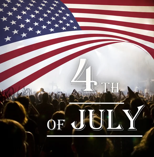 Γιορτάζοντας την Ημέρα Ανεξαρτησίας. Σημαία Ηνωμένων Πολιτειών της Αμερικής με φόντο πυροτεχνήματα για τις 4 Ιουλίου — Φωτογραφία Αρχείου