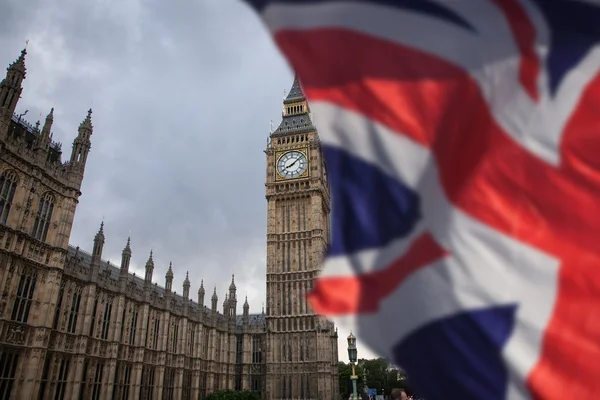 United Kingdom and European union flags combined for the 2016 referendum - Westminster and Big Ben in the bckground — Stock Photo, Image