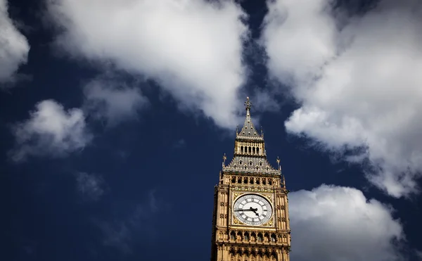 Big Ben blízko nahoru, Londýn, Velká Británie — Stock fotografie