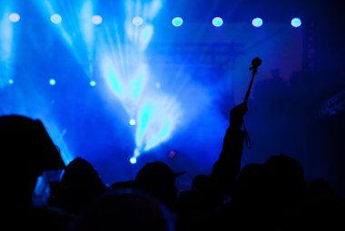Konserde kalabalık