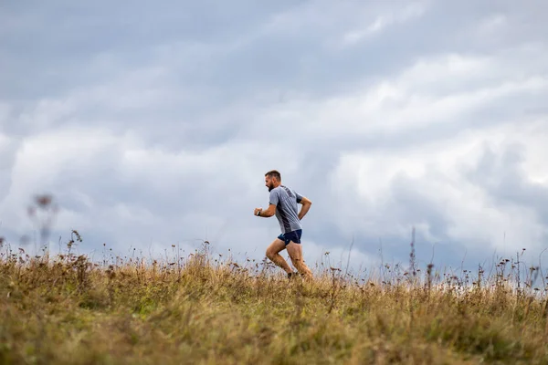 Mooie Trail Runner Hardlopen Natuur — Stockfoto