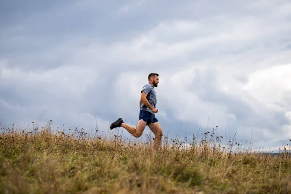 Mooie Trail Runner Hardlopen Natuur — Stockfoto