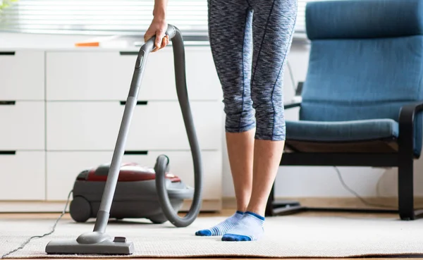 Woman Vacuum Cleaning Home — Stock Photo, Image