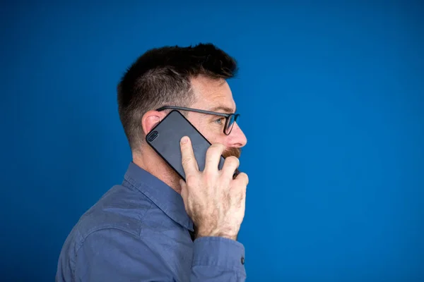 Porträt Eines Glücklichen Geschäftsmannes Telefon — Stockfoto