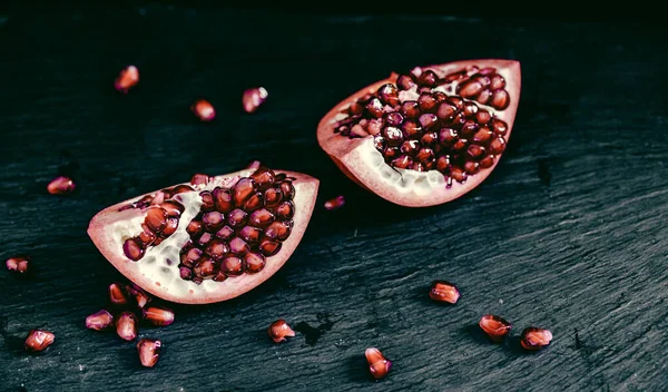 Pomegranate Pieces Black Background — Stock Photo, Image