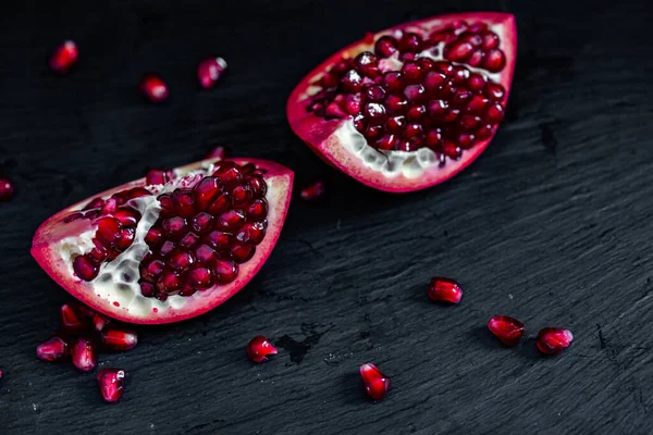 Pomegranate Pieces Black Background — Stock Photo, Image