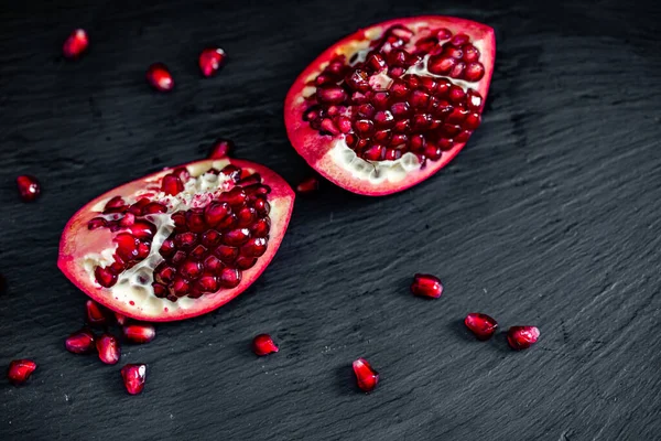 Pomegranate Pieces Black Background — Stock Photo, Image