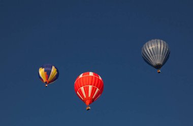 Sıcak hava balonları - özgürlük ve macera konsepti