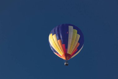 Sıcak hava balonları - özgürlük ve macera konsepti