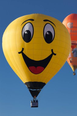 Sıcak hava balonları - özgürlük ve macera konsepti