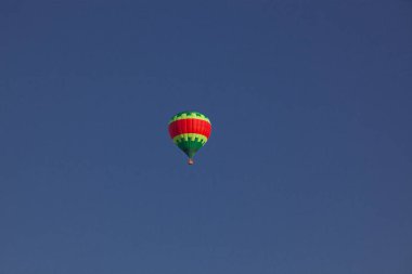 Sıcak hava balonları - özgürlük ve macera konsepti