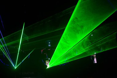 Fütürist ışıklar. Cyberpunk, soyut lazerler, Hi tech retro arkaplan