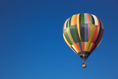 Sıcak hava balonları - özgürlük ve macera konsepti