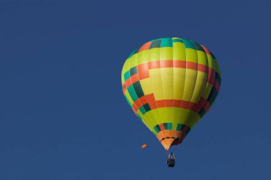Sıcak hava balonları - özgürlük ve macera konsepti