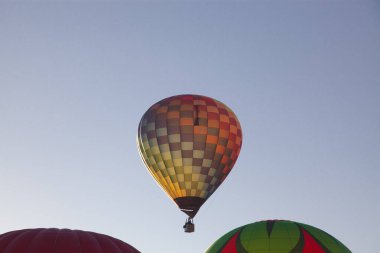 Sıcak hava balonları - özgürlük ve macera konsepti