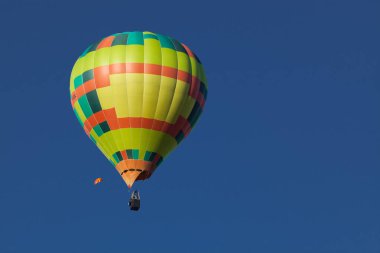 Sıcak hava balonları - özgürlük ve macera konsepti