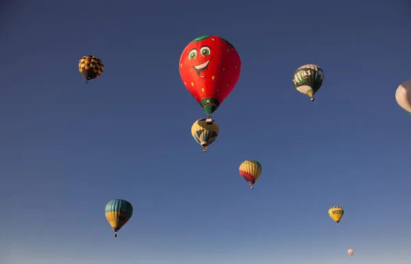 Heißluftballons Freiheit Und Abenteuer Konzept — Stockfoto