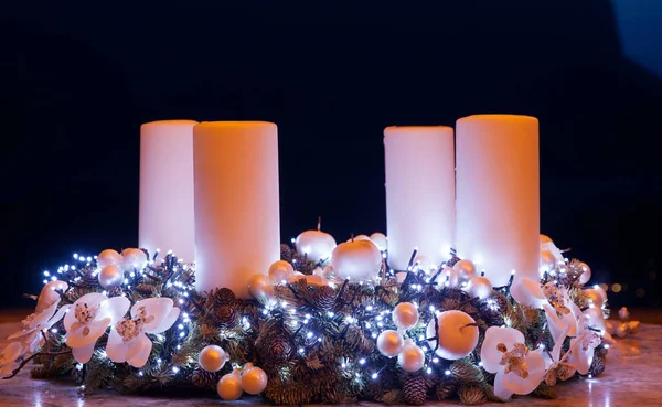 Couronne Avent Décorée Avec Quatre Bougies — Photo