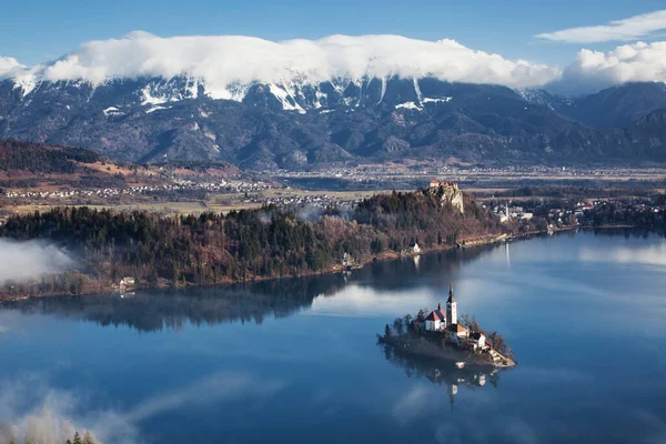 Vista Aérea Sobre Lago Bled Una Mañana Brumosa Desde Mirador — Foto de Stock