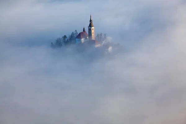 Verbazingwekkende Zonsopgang Aan Het Meer Bled Vanuit Het Gezichtspunt Van — Stockfoto