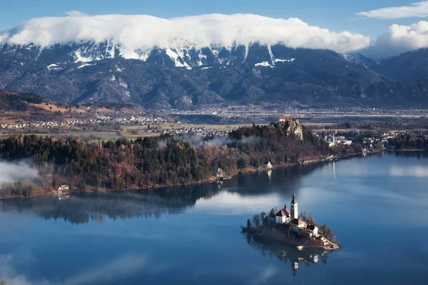 Vista Aérea Sobre Lago Bled Una Mañana Brumosa Desde Mirador — Foto de Stock