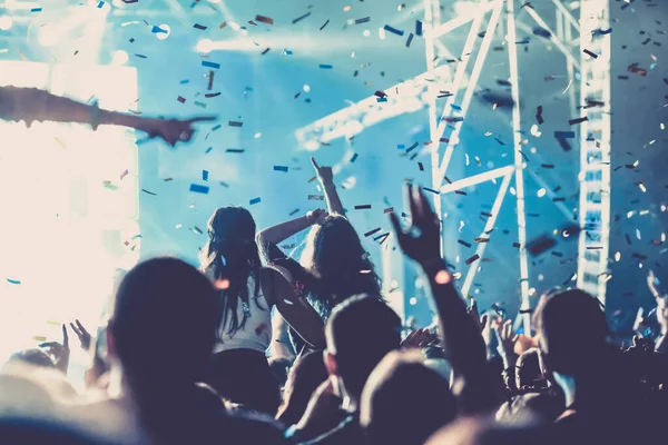 Cheering Crowd Raised Hands Falling Confetti Concert Music Festival — Stock Photo, Image