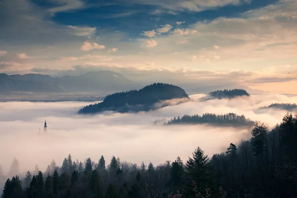 Incrível Nascer Sol Lago Bled Miradouro Ojstrica Eslovênia Europa Fundo — Fotografia de Stock