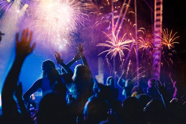 Viendo Fuegos Artificiales Víspera Año Nuevo —  Fotos de Stock