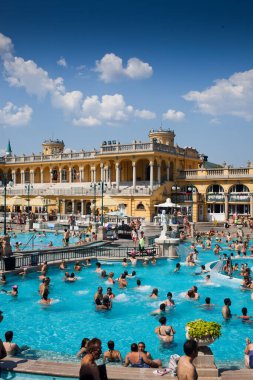 BUDAPEST, HUNGARY - Ağustos 2018: Budapeşte, Macaristan 'da Szechenyi Hamamları.