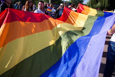 CLUJ-NAPOCA, ROMANIA - 23 Haziran 2018: Cluj-Napoca, Romanya 'daki Cluj Onur Yürüyüşüne katılan kimliği belirsiz kişiler.