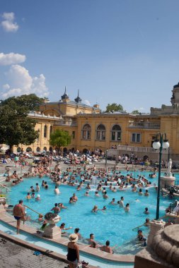 BUDAPEST, HUNGARY - Ağustos 2018: Budapeşte, Macaristan 'da Szechenyi Hamamları.