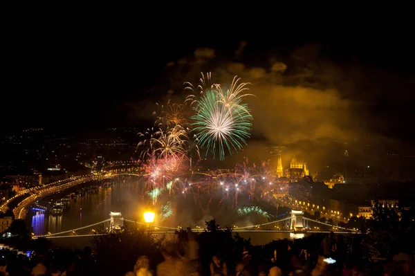 Agosto Fuochi Artificio Sul Parlamento Budapest Sul Danubio Sul Ponte — Foto Stock