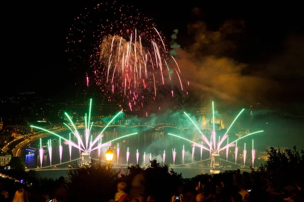 Agosto Fuochi Artificio Sul Parlamento Budapest Sul Danubio Sul Ponte — Foto Stock