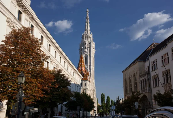 旅游和欧洲旅游概念 布达佩斯 马蒂亚斯教堂 — 图库照片