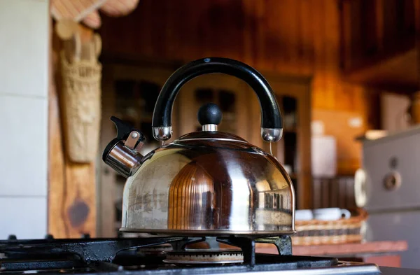 Чайник Газе Деревенской Кухне — стоковое фото