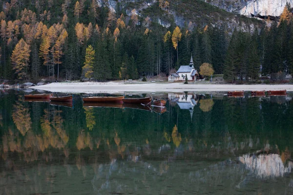 Lago Braies Dolomites Mountains Sudtirol Italia — Fotografia de Stock