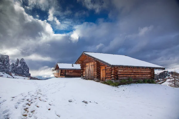 Verschneite Frühwinterlandschaft Auf Der Seiser Alm Dolomiten Italien Winterurlaubsziel — Stockfoto