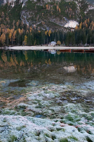 Dolomites Dağlarındaki Lago Braies Sudtirol Talya — Stok fotoğraf