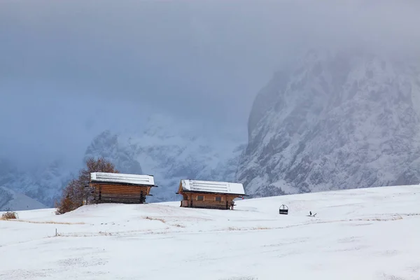 Luminen Varhainen Talvimaisema Alpe Siusi Dolomiitit Italia Talvilomien Kohde — kuvapankkivalokuva