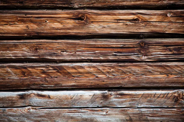 山の中の木造納屋 — ストック写真