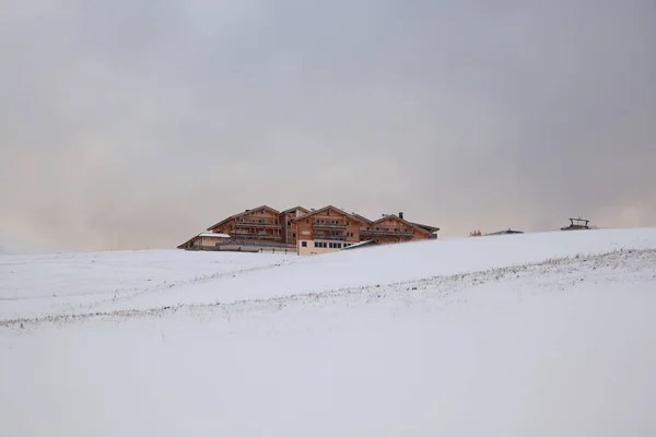 Śnieżny Wczesnozimowy Krajobraz Alpe Siusi Dolomity Włochy Zimowy Wypoczynek — Zdjęcie stockowe