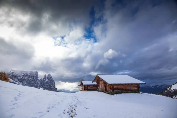 Verschneite Frühwinterlandschaft Auf Der Seiser Alm Dolomiten Italien Winterurlaubsziel — Stockfoto