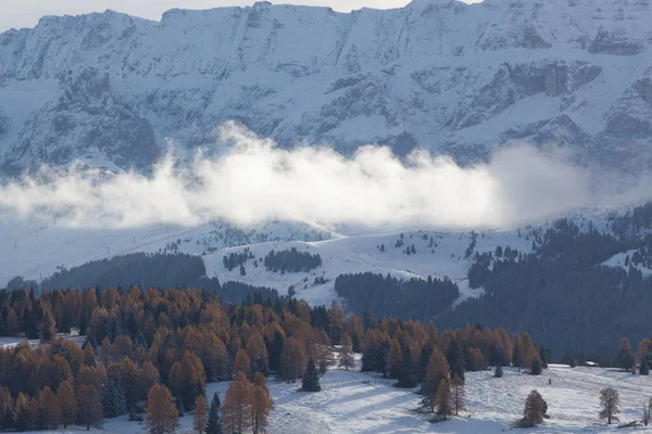 Śnieżny Wczesnozimowy Krajobraz Alpe Siusi Dolomity Włochy Zimowy Wypoczynek — Zdjęcie stockowe